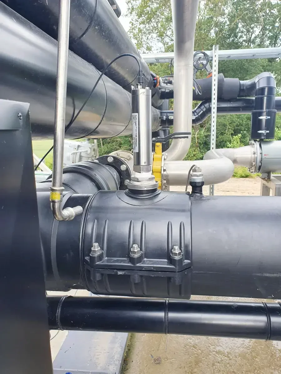 Czujnik-H2S-zamontowany-w-rurociagu-biogazowni