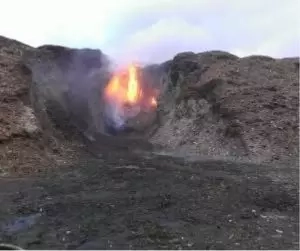 Późny etap samoistnego zapłonu składowiska biomas