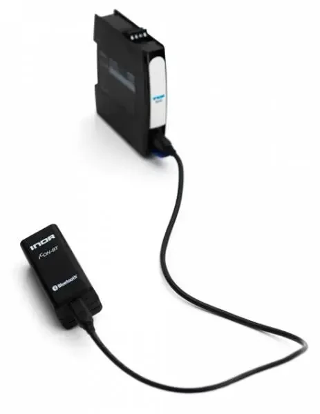 Bezprzewodowa komunikacja oraz konfiguracja między przetwornikiem temperatury a smartfonem