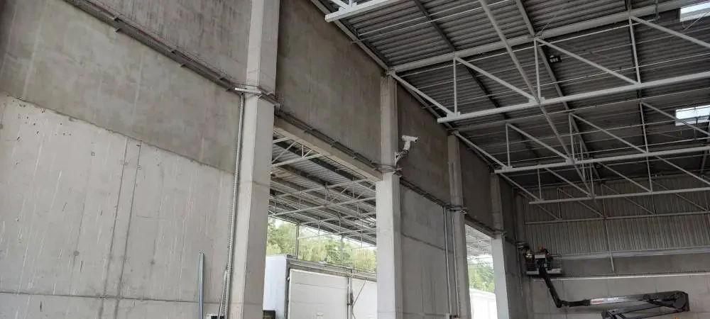 Montaż zespołu kamery obrotowej termowizyjnej - hala przyjęcia odpadów Montaż zespołu kamery obrotowej termowizyjnej - hala przyjęcia odpadów